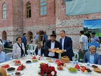 Doğu Türkistan Bayramlaşma